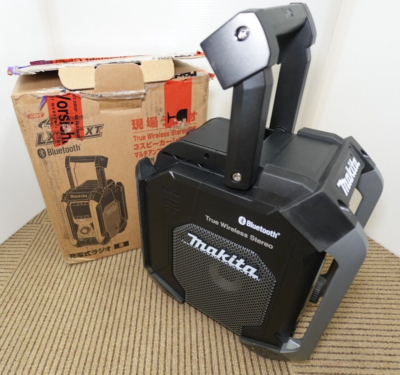 Makita MR005GZB Job Site Radio 40Vmax 18V 14.4V 10.8V Black Body