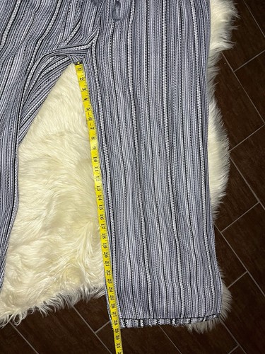 Time and Tru Häkelhose gestreift schwarz, grau und weiß Überwurf Größe 1X - Bild 11 von 11