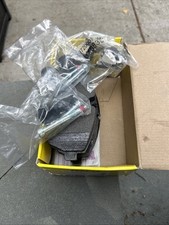Sprinter 3500 Front Brake Pads With Hardware