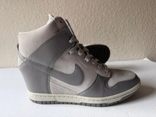 (TG. US 9.5) Nike Dunk Sky Sneakers alte con zeppa nascosta grigio canyon 528899-005
