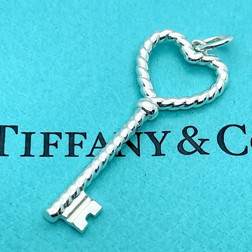 Rare Tiffany Twist Heart Key Necklace Top/24-2918S