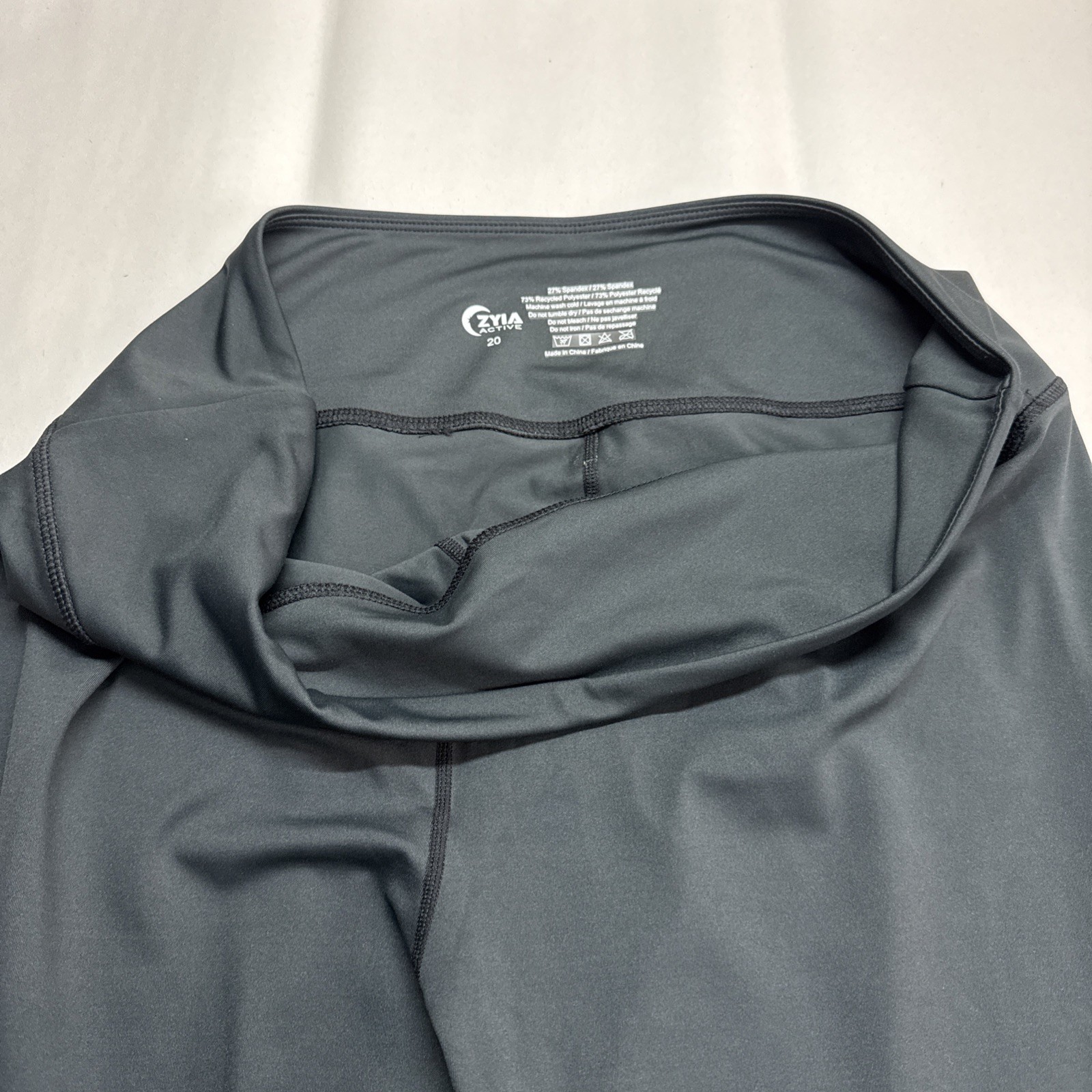 Zyia Active Light Weight Solid Black Crop Workout… - image 8