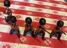 Lot Of 5 Red Coat Soldiers Britains Barclays Guards Rare Binocular Soldier