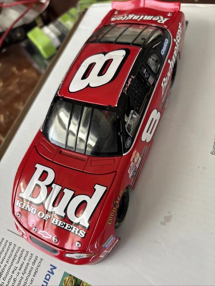 Dale Earnhardt Jr. 1:24 Die Cast Car  Iconic #8 Budweiser - Image 2 of 4