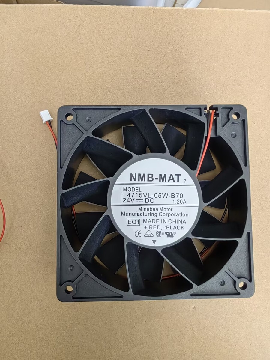 4715VL-05W-B70 1PCS New NMB Cooling Fan 4715VL
