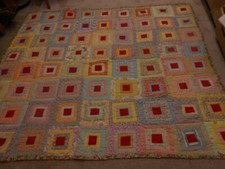 ANTIQUE LOG CABIN QUILT 62 X 71'