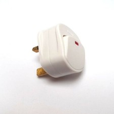 Switched Plug with On/Off Fused 13 Amp Adapter with Neon light - White