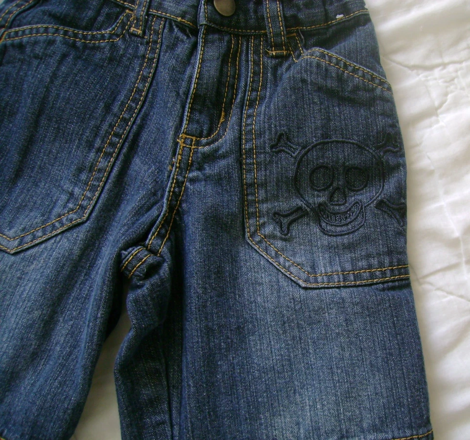 男孩 Gymboree PIRATE 套装上衣衬衫牛仔裤尺寸 2T 3T 蓝色黑色可调节 — 第 3/4 张图片