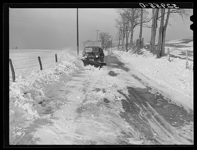 Photo:Snowplow clearing roads near Frederick, Maryland