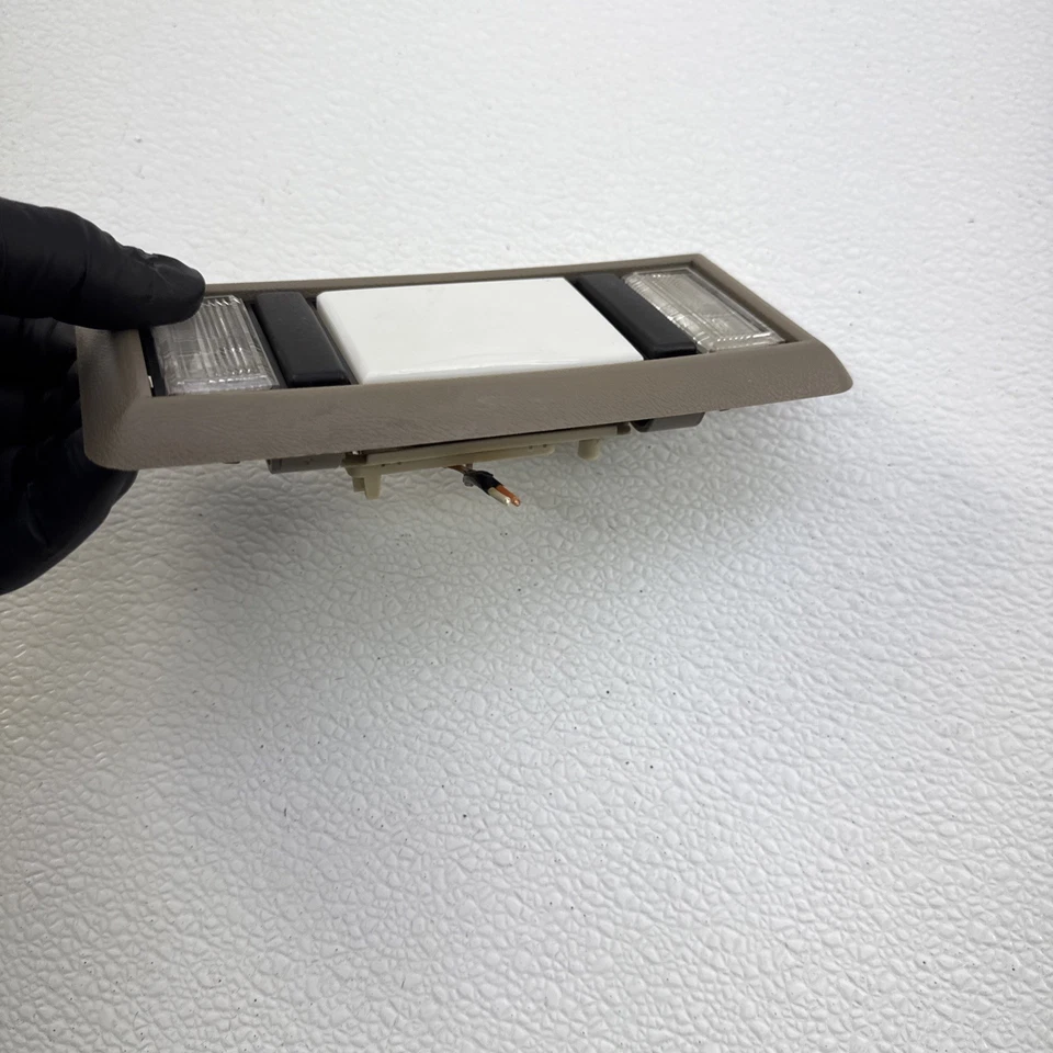 Luz domo camioneta Chevy 1988-1998 Silverado GMC Sierra OEM Tahoe Suburban bronceado OBS Foto 4 de 4