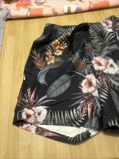 NWT 30 Burnside Men  s Swim Trunks Small Black Floral Hawaiian Mesh Lined New