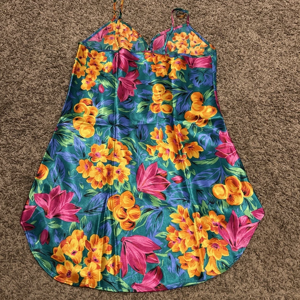 Gilligan O'Malley Green Floral 100% Polyester Chemise Satin Nightgown Size S A35 - Image 3 of 3