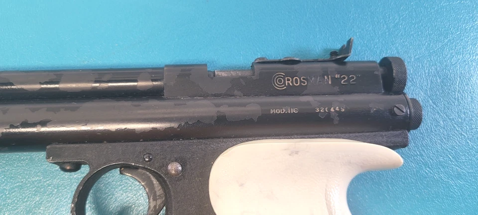Vintage Crosman 116 22 Cal. Air Pistol CO2 + Provenance 390 - Image 3 of 4