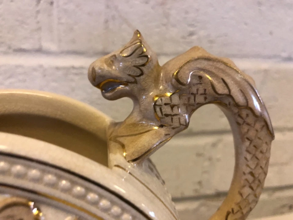 Antigua crema decorativa floral de león circular de cerámica inglesa Foto 4 de 4