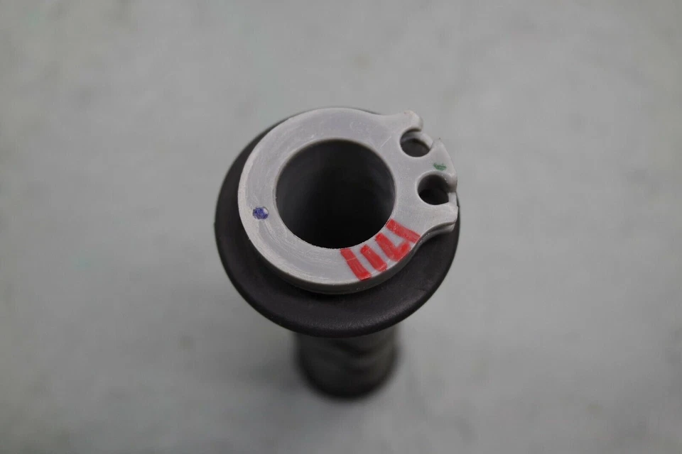 13-17 KAWASAKI EX300 NINJA RIGHT THROTTLE GRIP - Image 4 of 4