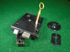 CIRCA 1890 RHC # 562 RIM LOCK COMPLETE w/ KEY, KEEPER, & ESCUTCHEONS  (16578)