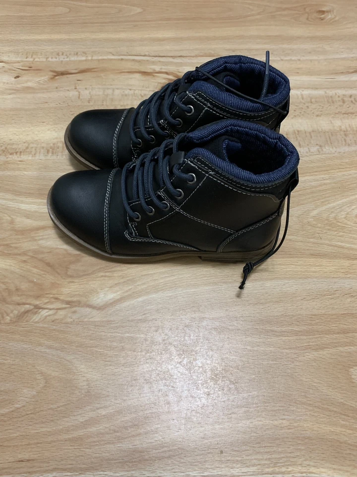 Arizona Niños Pequeños/Niños Grandes Niños Cruceros Botas con Cordones Talla 13 Precio de venta sugerido por el fabricante 50 $ Foto 4 de 4