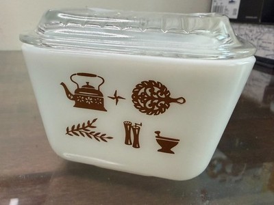 Vintage Pyrex Early American 1.5 Pint Refrigerator Dish w/Lid