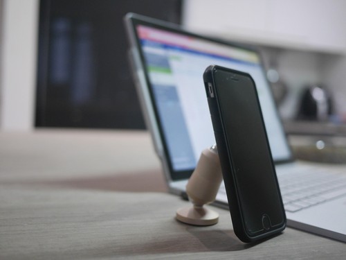 Clutchit Magnetic Movable Mount Universal Tablet and Phone Mount - 第 51/53 張圖片