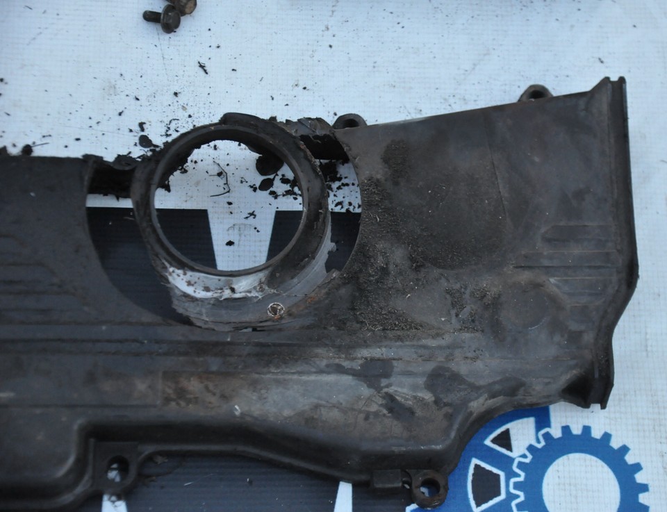 2002 Subaru Forester EJ25 2.5L H4 Timing Cover Complete Cover USED