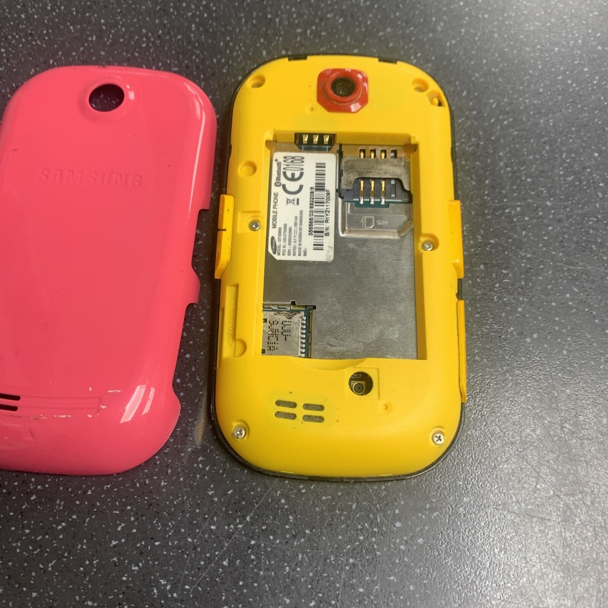 Samsung Genio Touch GT-S3650 - Black (Unlocked) Mobile Phone (READ