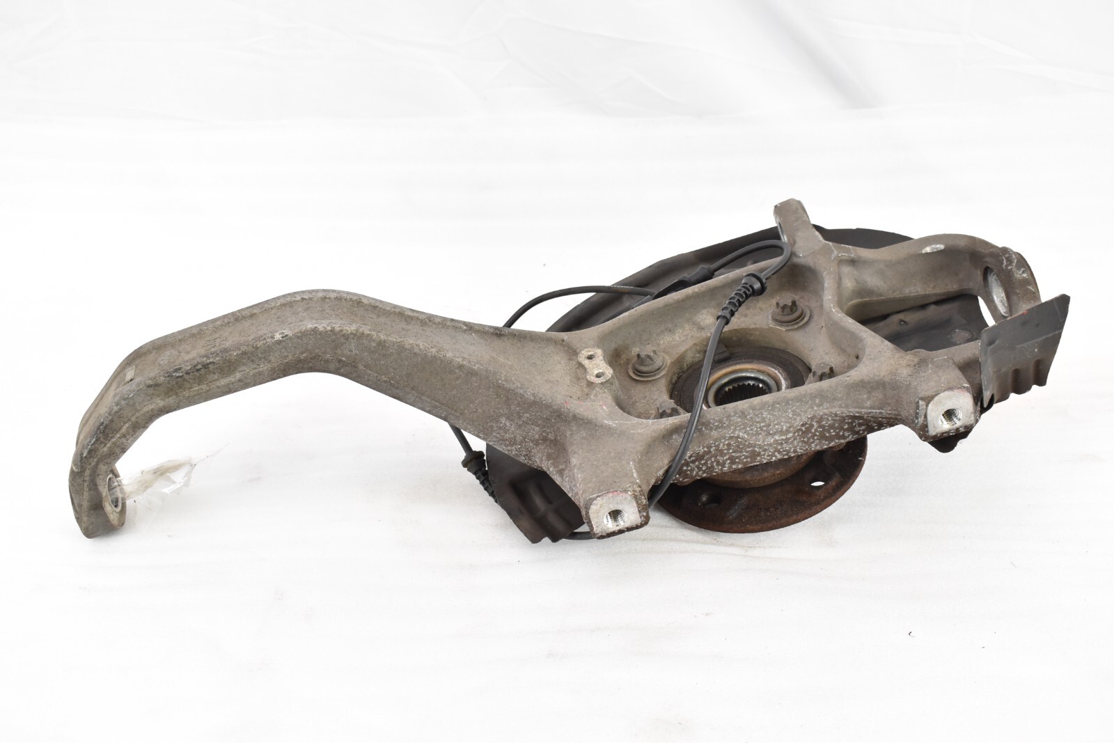 14-17 Maserati Ghibli S Q4 AWD Front Right Side Spindle Knuckle Hub Bearing OEM