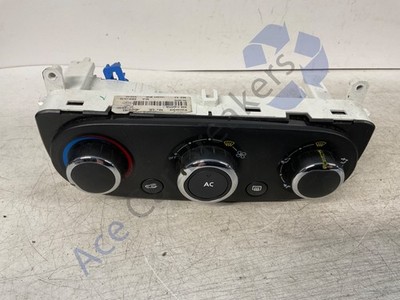 Renault Clio X98 Mk4 12-16 Climate Control Panel T1019767Z