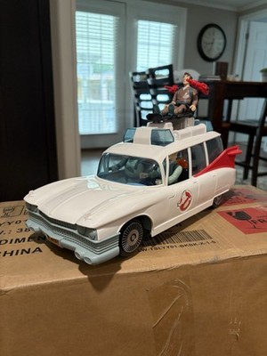 Kenner Retro Ecto 1 Real Ghostbusters With Figures