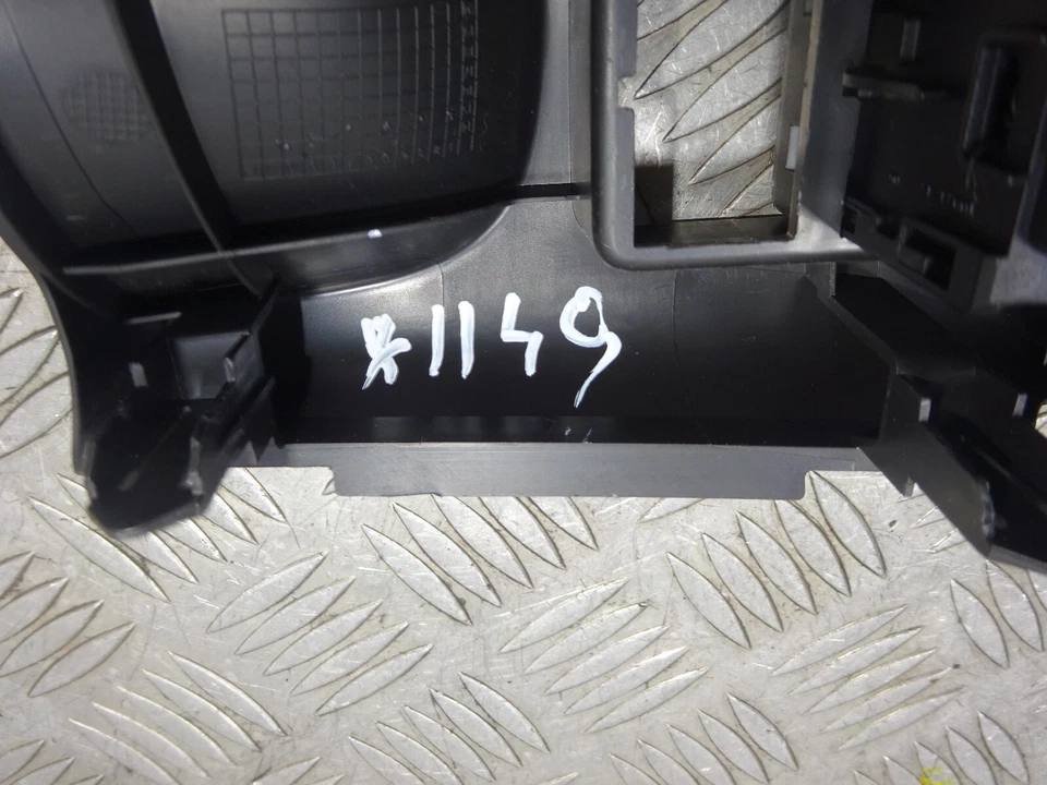 Suzuki Vitara SZ-T MK4 APK 2016 5 puertas escotilla 1,6 gasolina interruptor de faros *1149 Foto 4 de 4