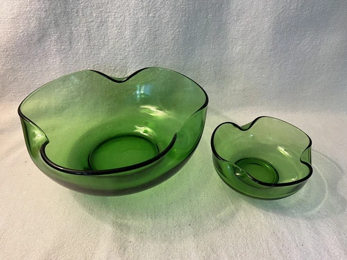 Vintage Anchor Hocking Lime Green Glass Chip and Dip Scalloped Bowl Set MCM