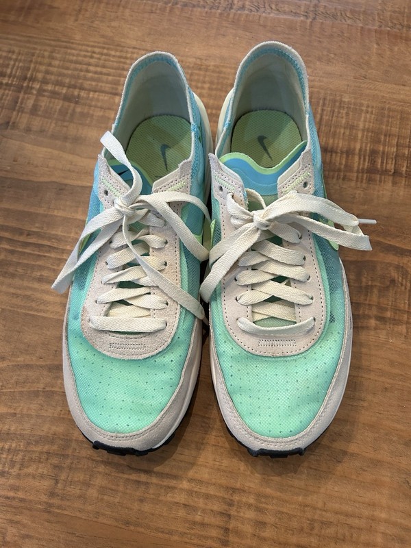 Nike DC2333-401 Waffle One Light Blue Green White Women’s Low Top Sneakers 