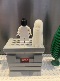 LEGO Ghost Minifigure From Classic Castle 6086 1596 6081 1888 6075 gen012 - HTF