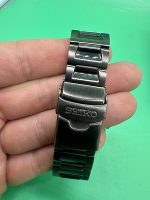 Seiko Mens 5M65-0AB0 Kinetic Divers Watch Black Stainless PVD/Date GMT Perfect Seiko Mens 5M65-0AB0 Kinetic Watch Silver Bracelet Band  main image 3