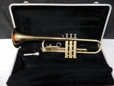 Vincent Bach Selmer Bundy Trumpet with case and mouthpiece  USA. Good condition