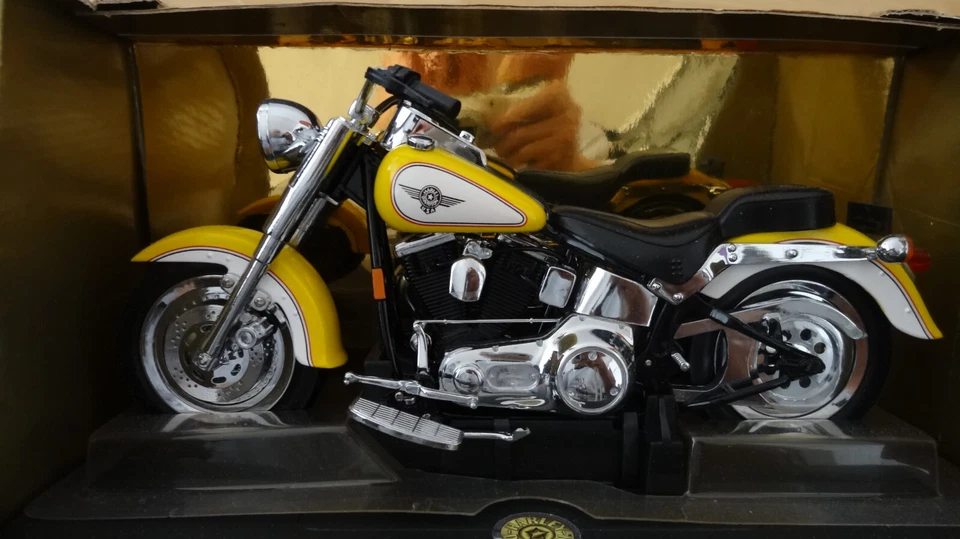 1995 MATCHBOX HARLEY-DAVISON FAT BOY GELB MOTORRAD 1/9 MASSSTAB  DIECAST#57122 - Bild 4 von 4