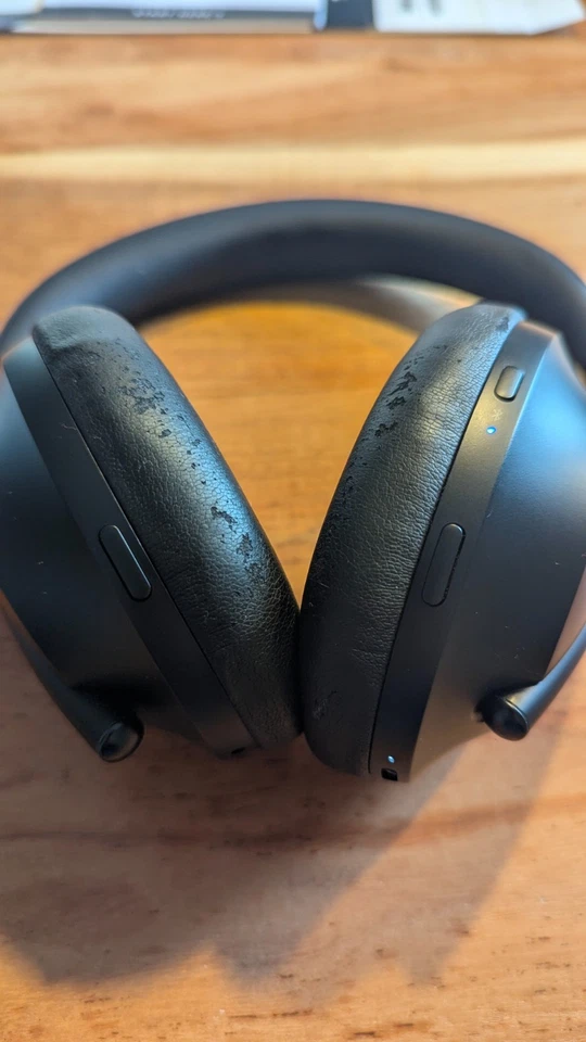 Bose Cuffie con cancellazione del rumore 700 Over Ear - Immagine 4 di 4