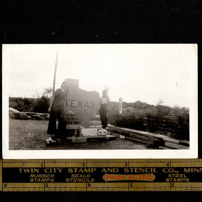 Here's Your Sign; TX Texas State Line Marker w Folks: Vintage SNAPSHOT Photo