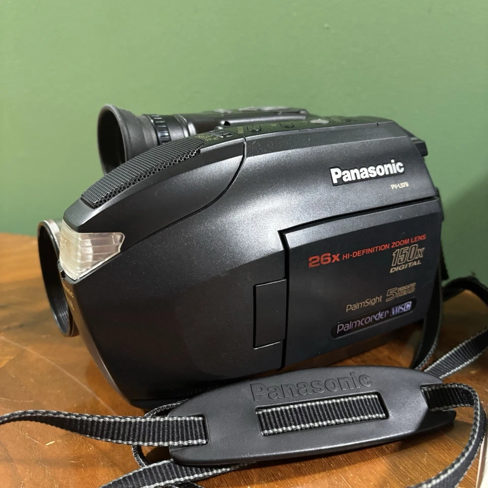 Panasonic PV-L579D  VHS-C Camcorder w/ Camera Bag Battery Charger - Works! - Image 2 of 4