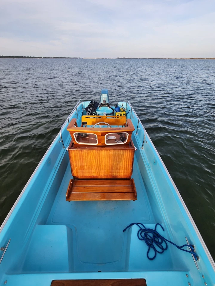 1968 17' Boston Whaler Nauset (Pre Montauk) Mahagony Center Console Boat - Image 2 of 4