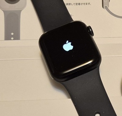 Apple Watch SE 3 40m Black Aluminum Case, Black Silicone Band, watchOS iOS