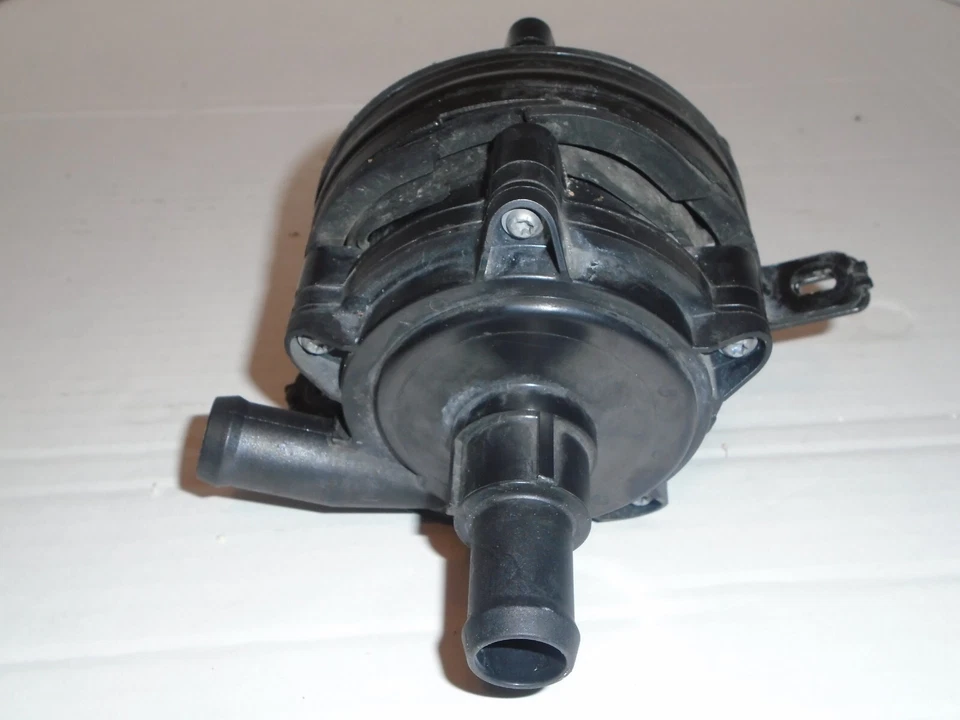 Насос охлаждающей жидкости 2011 2015 Chevrolet VOLT - Изображение 3 из 4