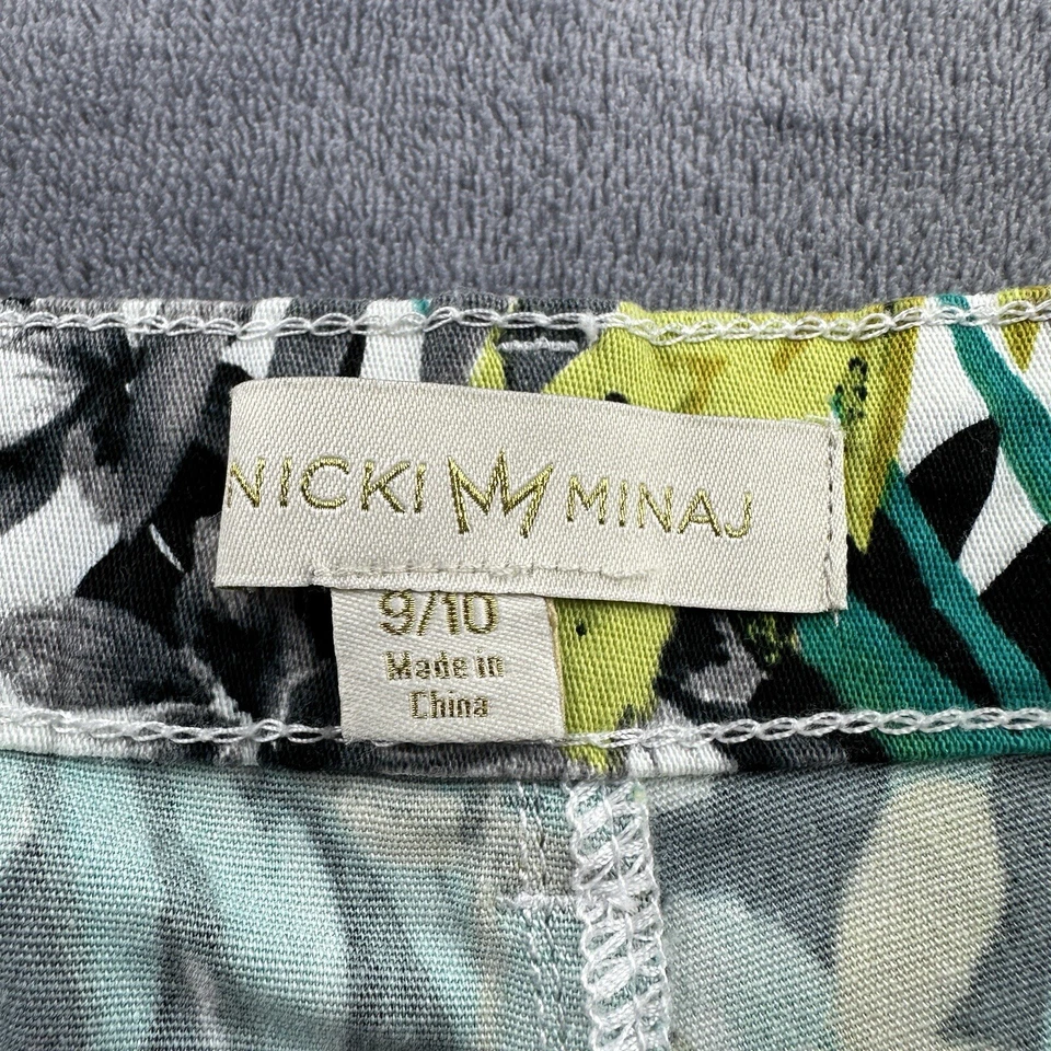 Nicki Minaj Bootie Shorts Womens Tag Size 9/10 Floral Mid Rise Frayed Hem - Image 3 of 4