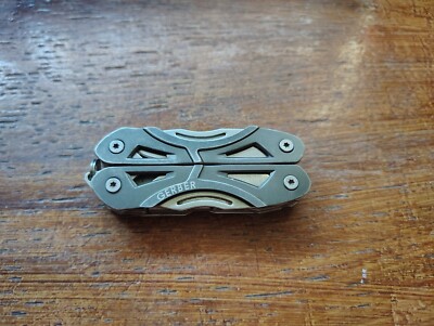 Gerber Clutch Mini Multi Tool Pliers Grey with belt carry pouch
