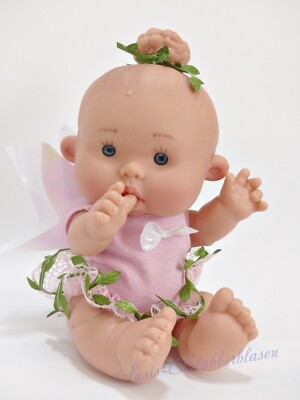 Marina & Pau Nenotes Spielpuppe Fee Jojo mit Vanilleduft, 26 cm Babypuppe