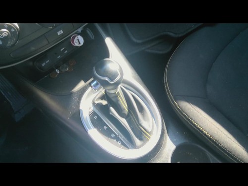 2015 KIA SOUL Transmission Shift  - Picture 1 of 24