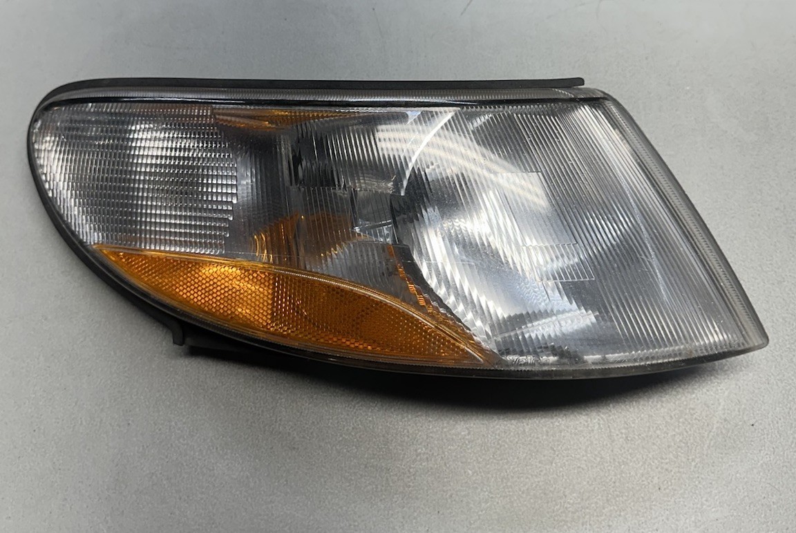 Saab 9-3 Side Marker Light Turn Signal Indicator Lamp 4676466