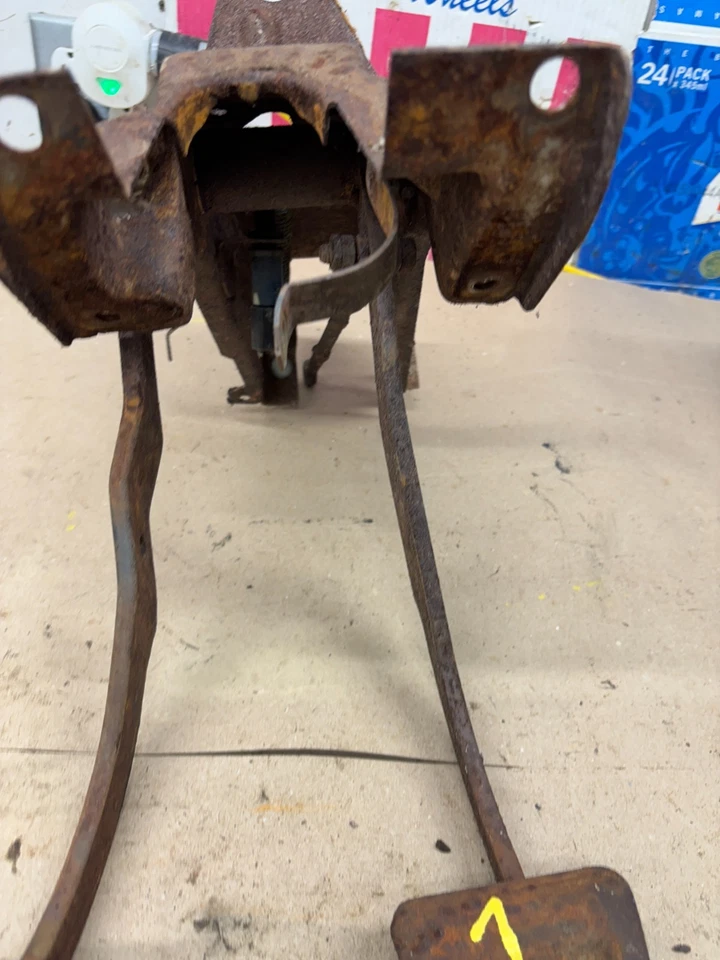 68 1969 1970 K10 C10 Chevrolet GMC Blazer embrague freno pedal montaje manual Tra Foto 4 de 4