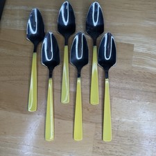 VTG Serrated Grapefruit Spoons Yellow Handles Stainless Steel Citrus MCM Read