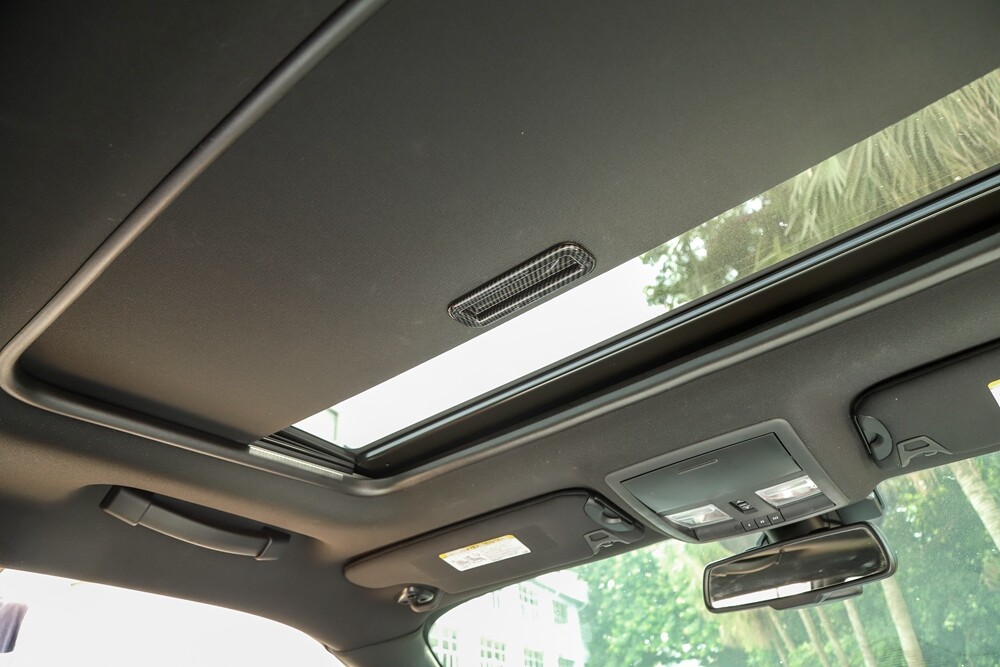 Carbon Fiber Roof Sun roof Handle Cover Trim For Dodge Challenger 12+Ram Charger