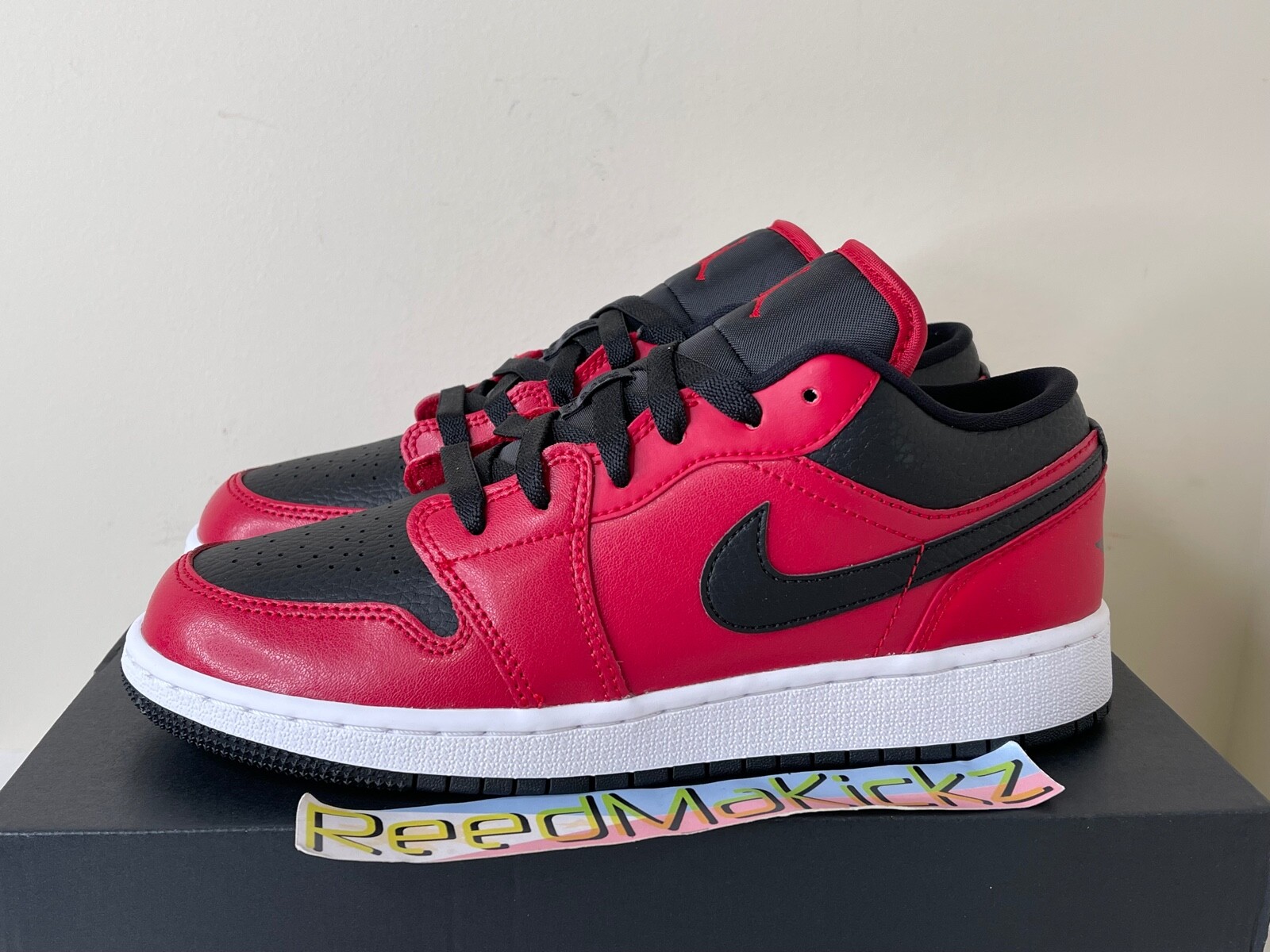 Nike Air Jordan 1 Low Reverse Bred Gym Red Pebbled Grade School Youth 553560 605